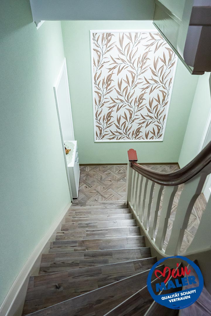 Gestaltung eines Treppenhauses Malerarbeiten Bodenbelagsarbeiten Grossraeschen 04